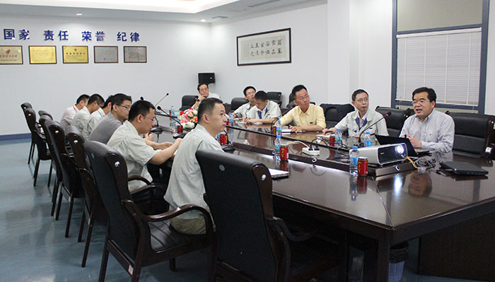 20130513-同濟大學翟繼衛教授蒞臨火炬電子參觀指導工作.jpg